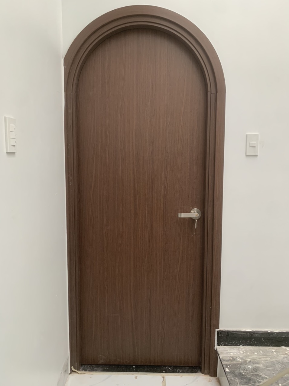 Cửa Vòm Nhựa Composite Giả Gỗ